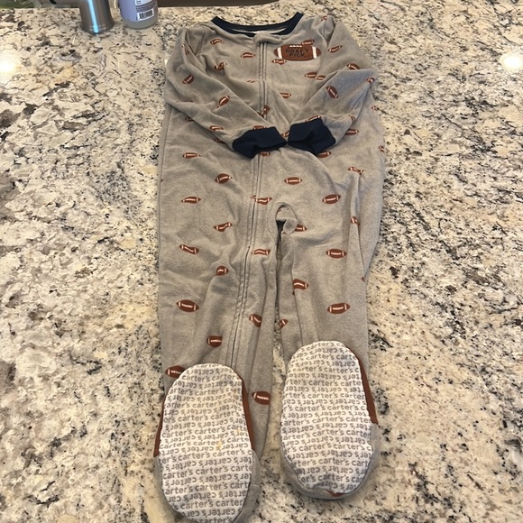 Lot of boys size 5T pajamas - Picture 5 of 11